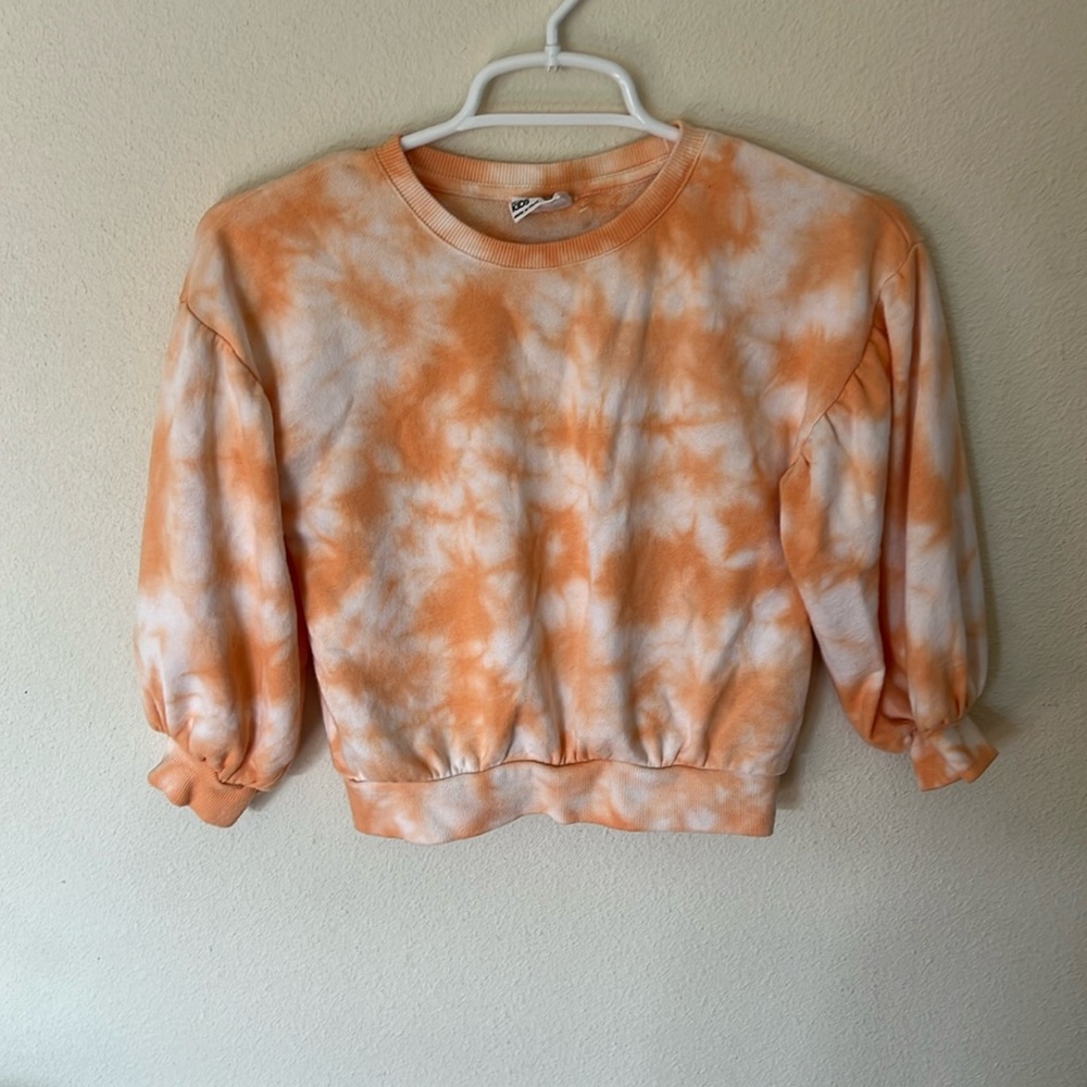 Tie die orange and white long sleeve sweat shirt